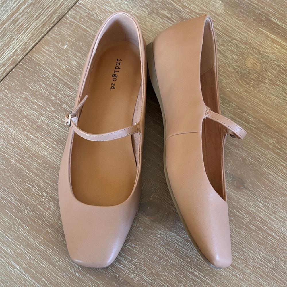 Indigo Rd. Women's Beige Ballet Strap Flats size 9.5